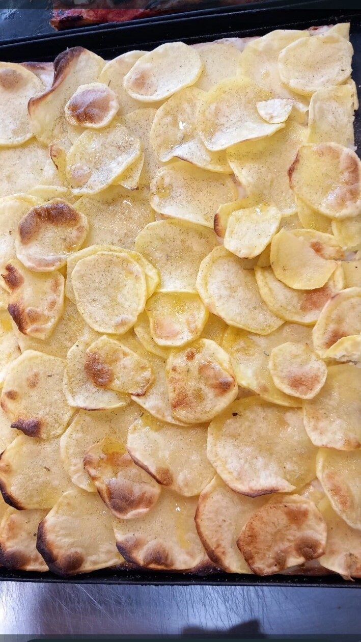 Teglia con patate e rosmarino